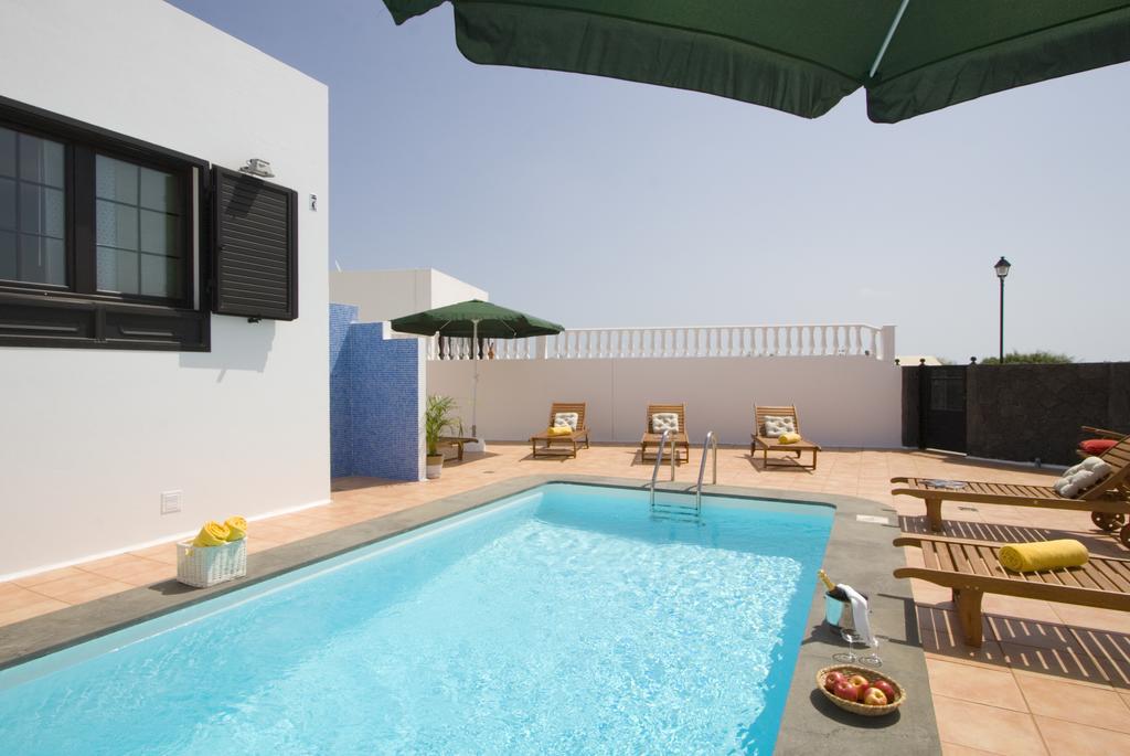 Grand Villa Famara Puerto Del Carmen Puerto del Carmen  Rom bilde